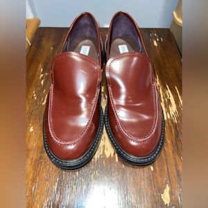 WOMEN’S BURGUNDY LOAFER SHOE